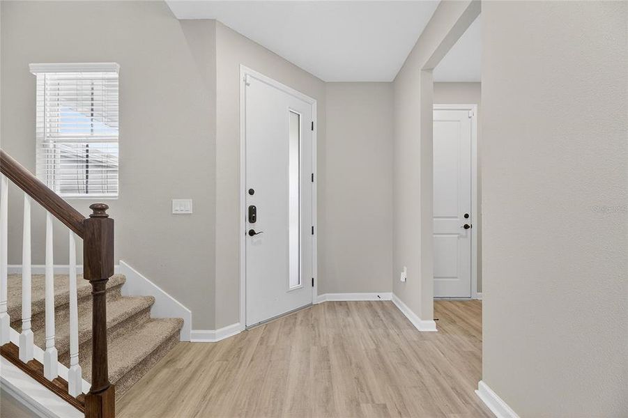Spacious, unfurnished interior of a new home in , Apollo Beach (Image 22).