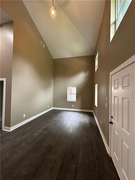 Spacious, unfurnished interior of a new home in , Atlanta (Image 27).