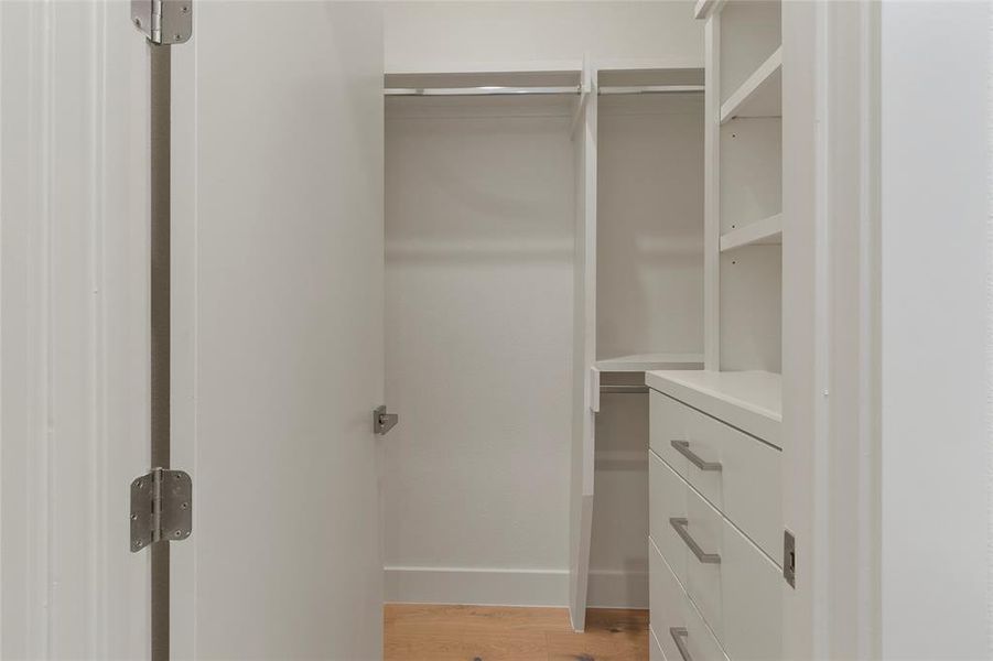 Secondary 2 bedroom custom closet