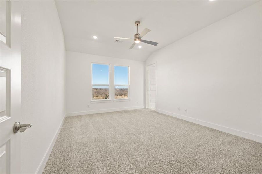 Spacious, unfurnished interior of a new home in Rocky Top Ranch, Reno (Image 29).