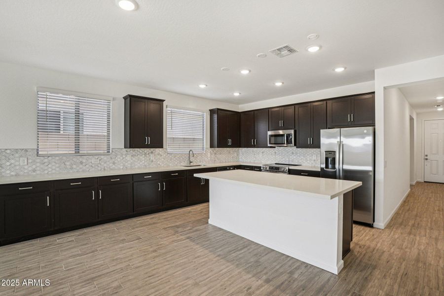 6-web-or-mls-W Brown St-S2910-006