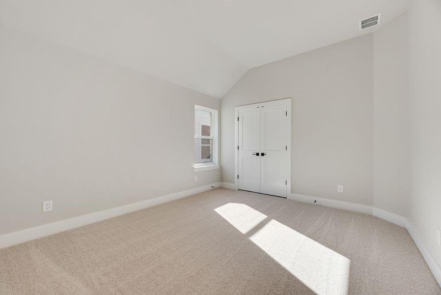 Spacious, unfurnished interior of a new home in Walton Ridge, Corinth (Image 21).