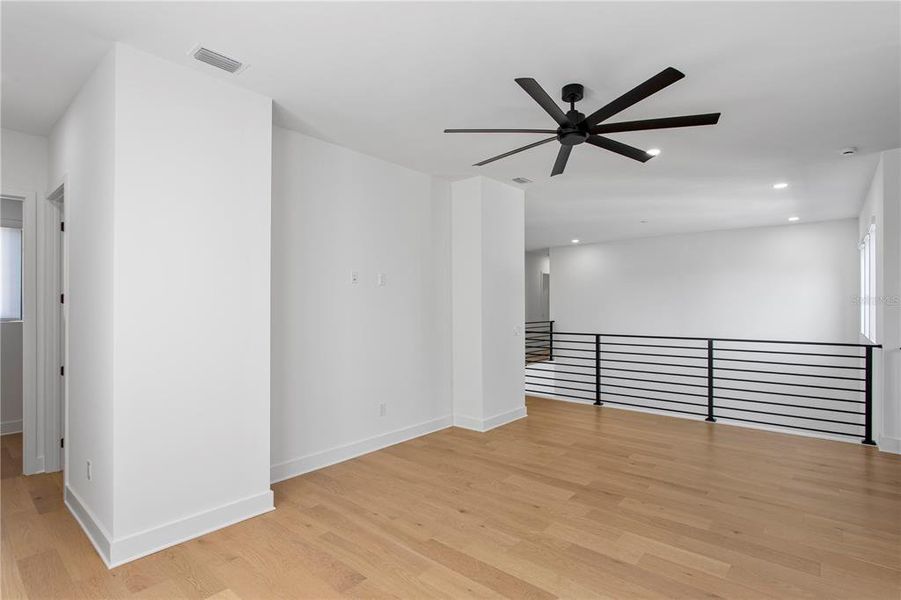 Spacious, unfurnished interior of a new home in , Tampa (Image 73).