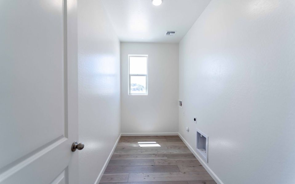 Spacious, unfurnished interior of a new home in Heritage Pointe, Chino Valley (Image 19). Spacious, unfurnished interior of a new home in Heritage Pointe, Chino Valley (Image 19).