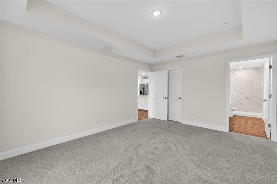Spacious, unfurnished interior of a new home in Cape Coral, Cape Coral (Image 21).