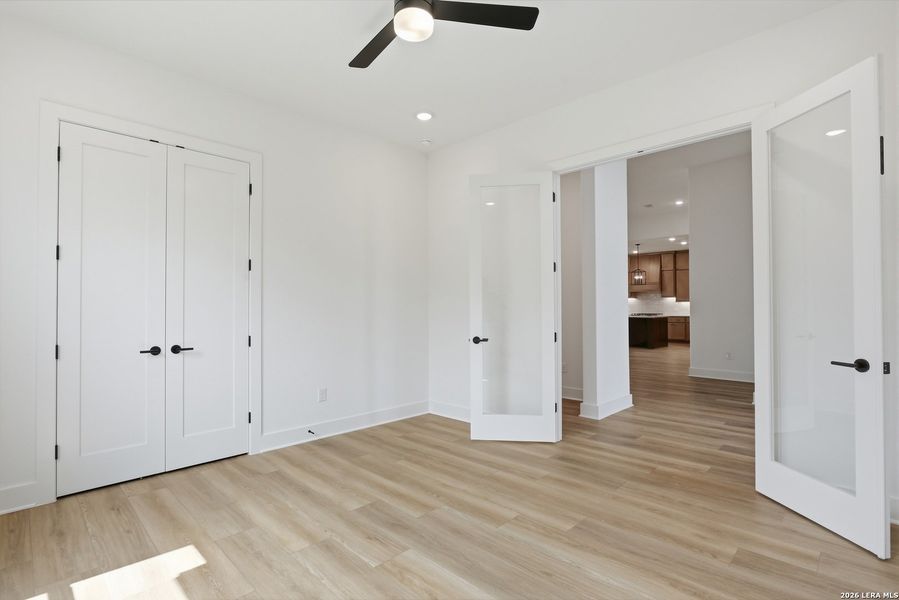 Spacious, unfurnished interior of a new home in Enchanted Bluff, San Antonio (Image 45).