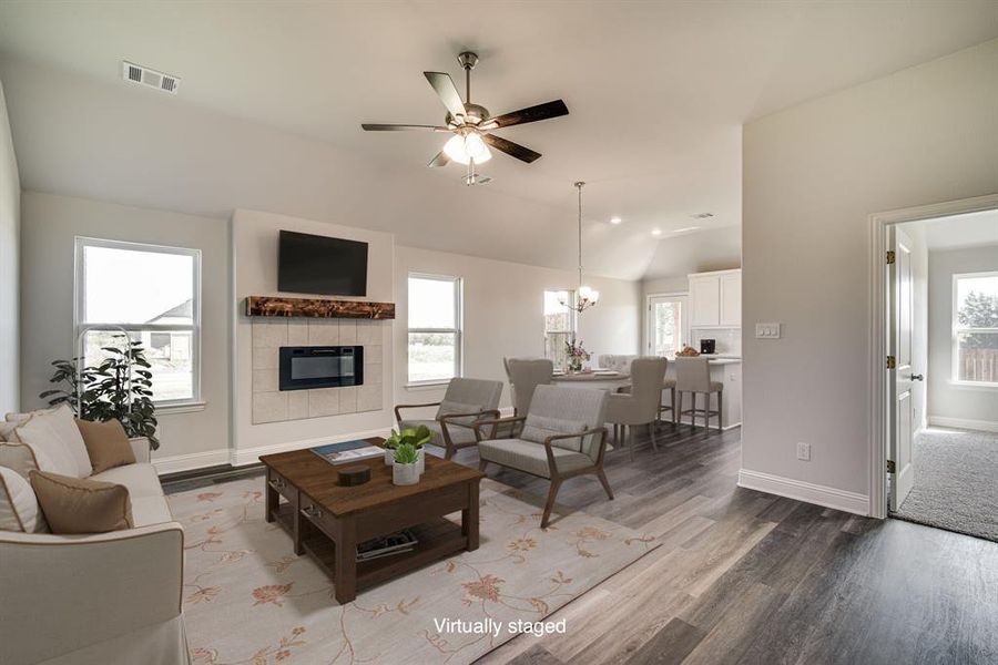Furnished interior view inside a new home in , Corsicana (Image 8).
