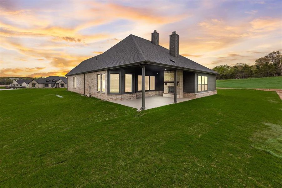 Exterior details and patio area of a home in King Crossing Estates, Van Alstyne (Image 3). Exterior details and patio area of a home in King Crossing Estates, Van Alstyne (Image 3).