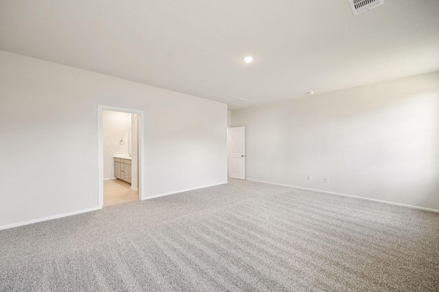 Spacious, unfurnished interior of a new home in Saint Tropez, Huffman (Image 21). Spacious, unfurnished interior of a new home in Saint Tropez, Huffman (Image 21).