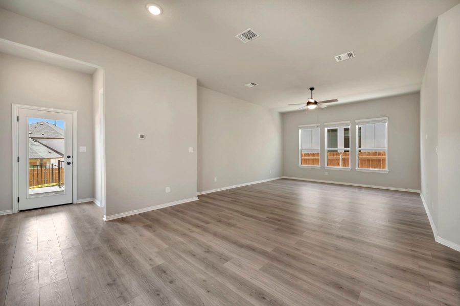 Spacious, unfurnished interior of a new home in Heritage, Dripping Springs (Image 34).
