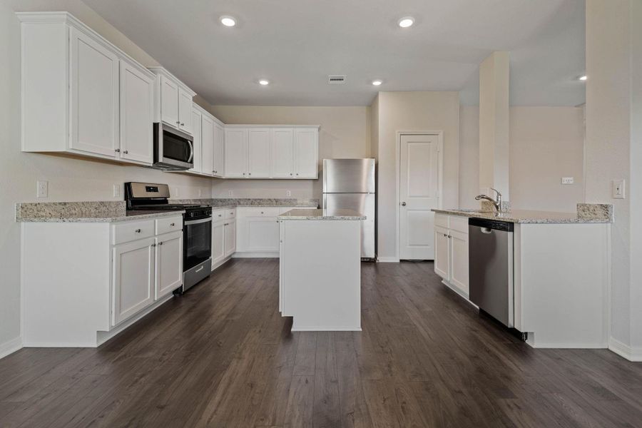 Furnished interior view inside a new home in Sweetwater Ridge, Conroe (Image 10).