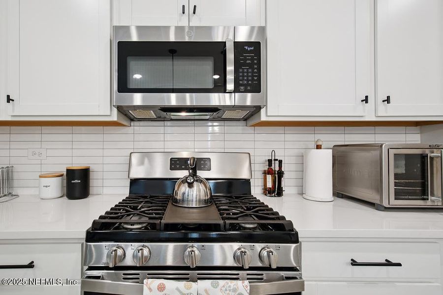 Furnished interior view inside a new home in , Yulee (Image 29). Furnished interior view inside a new home in , Yulee (Image 29).