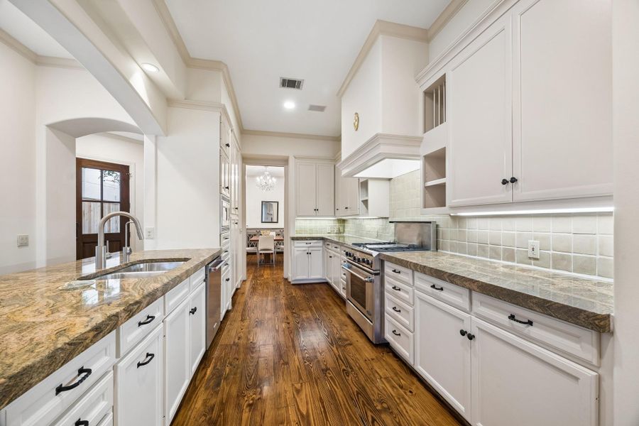 Furnished interior view inside a new home in , Houston (Image 17).