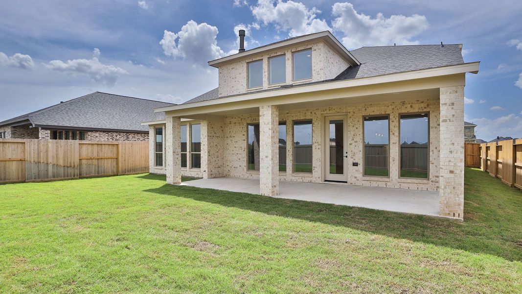 Exterior details and patio area of a home in Cross Creek West, Fulshear (Image 3).