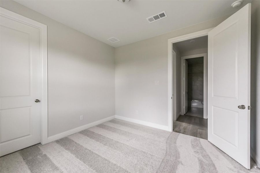 Spacious, unfurnished interior of a new home in Evergreen 55', Conroe (Image 34).