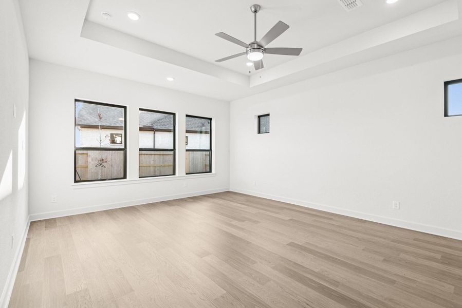 Spacious, unfurnished interior of a new home in ARTAVIA - Parkview Collection, Conroe (Image 38).