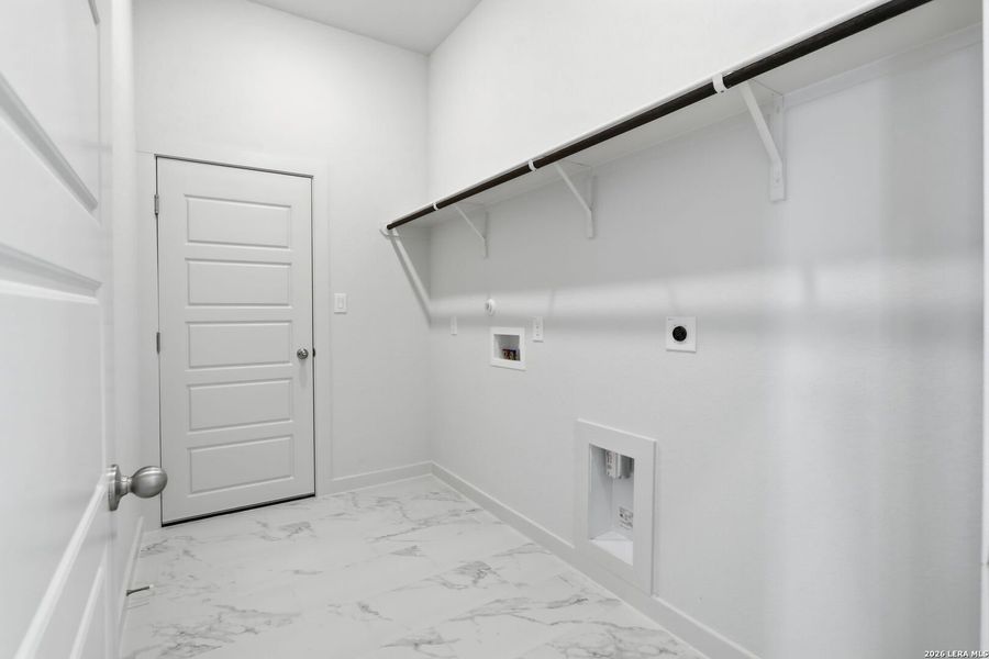 Spacious, unfurnished interior of a new home in Rhine Valley, Schertz (Image 22). Spacious, unfurnished interior of a new home in Rhine Valley, Schertz (Image 22).