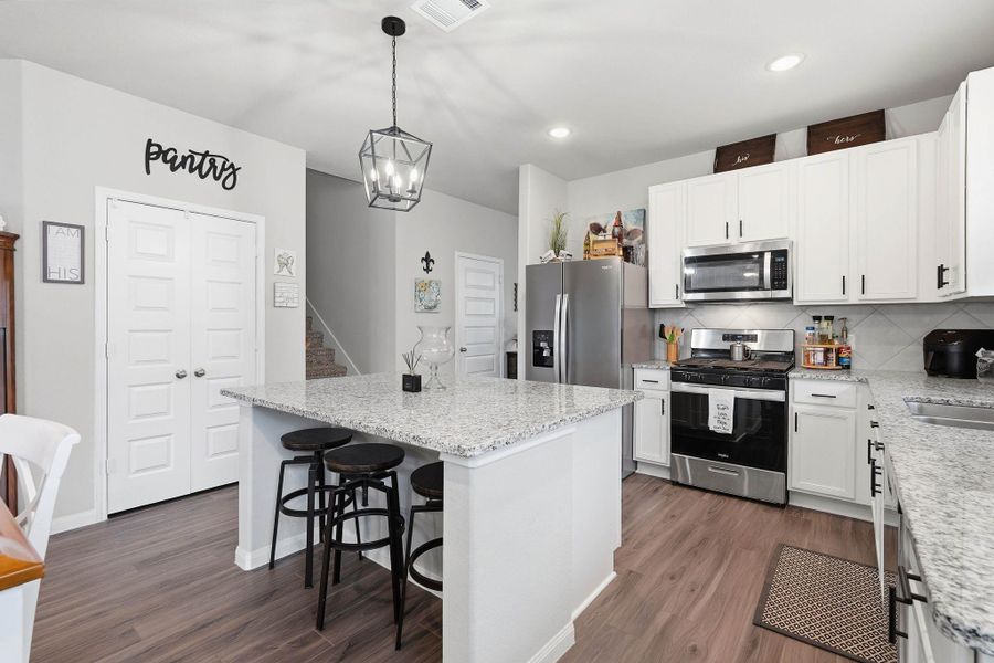 Furnished interior view inside a new home in Hunter's Creek, Huntsville (Image 9).