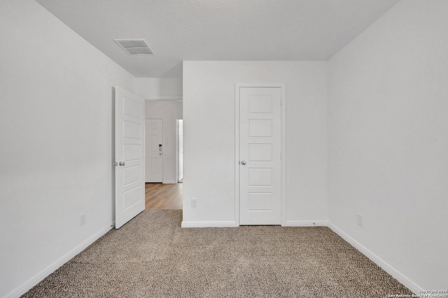 Spacious, unfurnished interior of a new home in Greenspoint Heights, Seguin (Image 37).