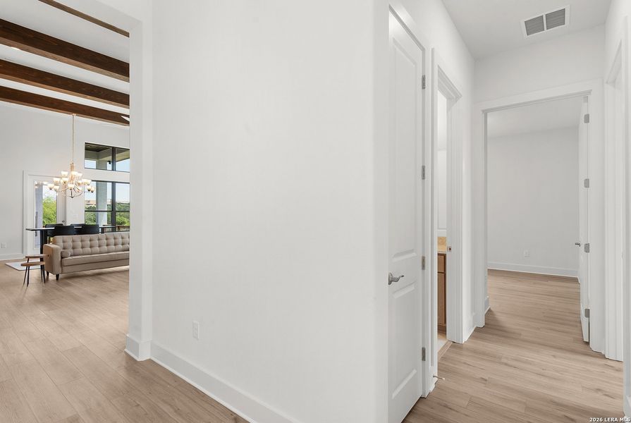Spacious, unfurnished interior of a new home in El Sonido at Campanas, San Antonio (Image 26). Spacious, unfurnished interior of a new home in El Sonido at Campanas, San Antonio (Image 26).