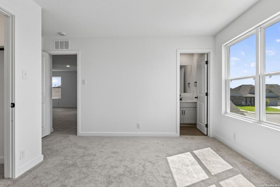 Spacious, unfurnished interior of a new home in Saddlebrook Ranch, Schertz (Image 22).