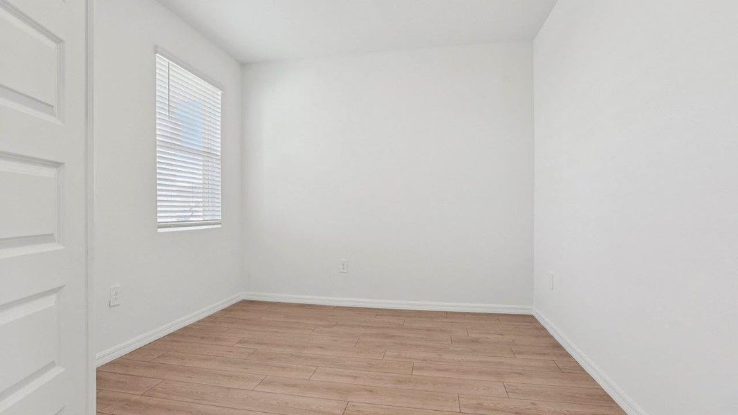 Spacious, unfurnished interior of a new home in Summerlin at Hawthorne Ranch, Lakeland (Image 26).