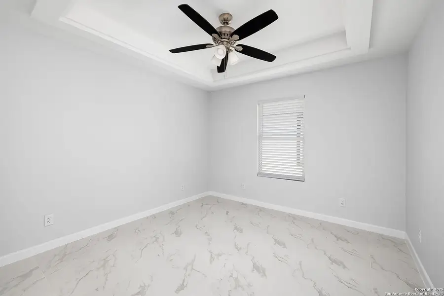 Spacious, unfurnished interior of a new home in , Weslaco (Image 15).