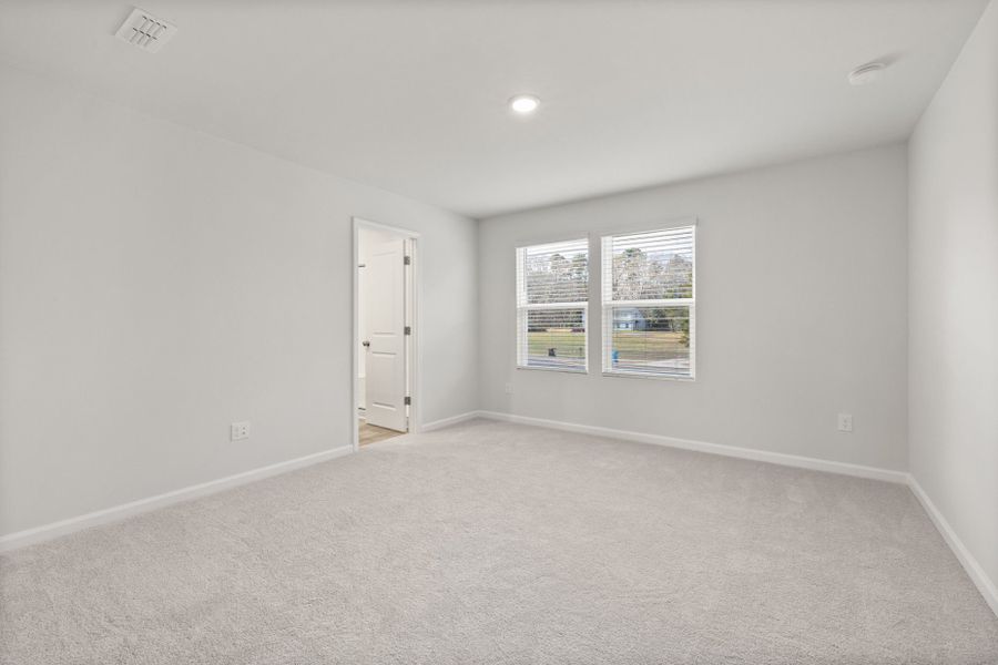 Spacious, unfurnished interior of a new home in Westford, Sanford (Image 24).
