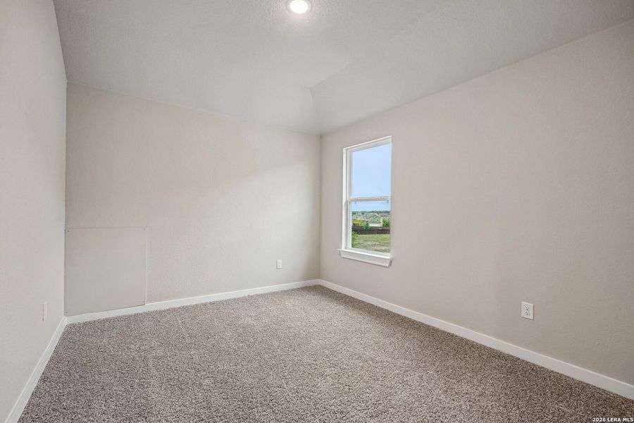 Spacious, unfurnished interior of a new home in Willow Point, San Antonio (Image 27). Spacious, unfurnished interior of a new home in Willow Point, San Antonio (Image 27).