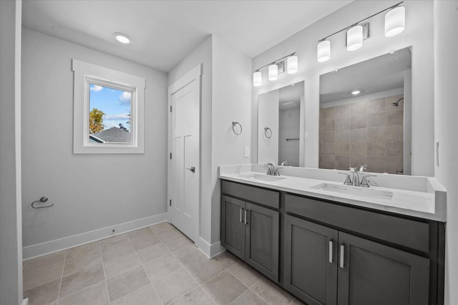 Furnished interior view inside a new home in Riverwood Farm, Piedmont (Image 7).