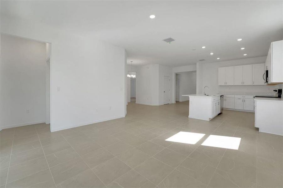 Spacious, unfurnished interior of a new home in Willowbrook North, Winter Haven (Image 28). Spacious, unfurnished interior of a new home in Willowbrook North, Winter Haven (Image 28).