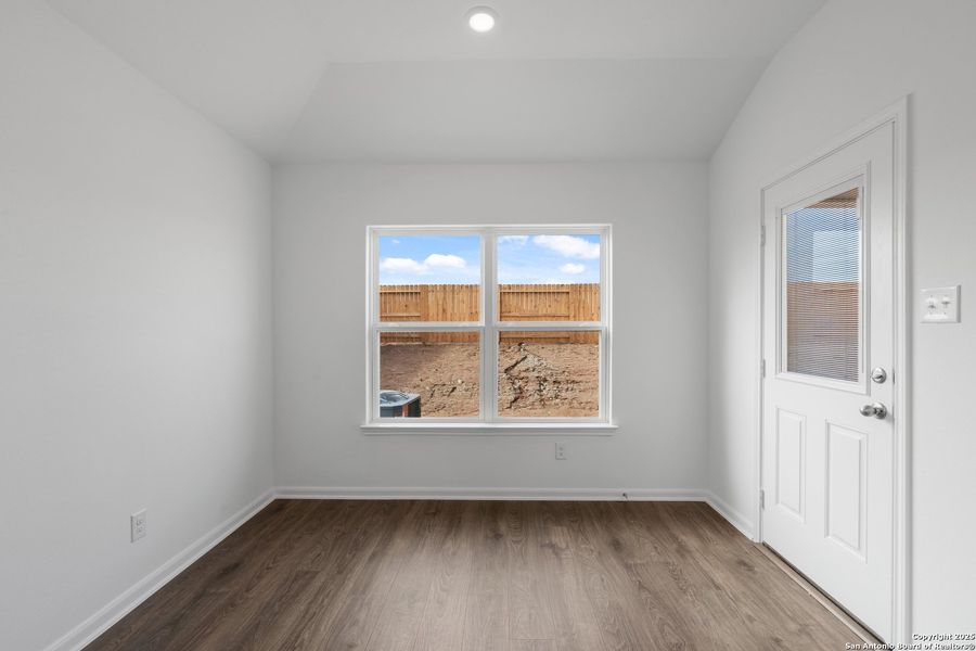 Spacious, unfurnished interior of a new home in Rosewood Estates, Lytle (Image 11).