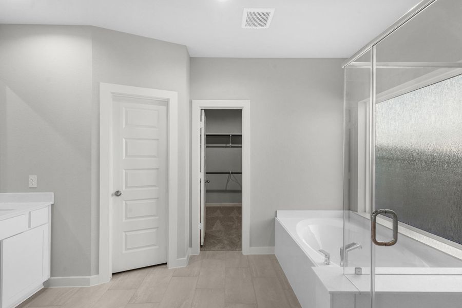 Furnished interior view inside a new home in Briarwood Crossing, Rosenberg (Image 11). Furnished interior view inside a new home in Briarwood Crossing, Rosenberg (Image 11).