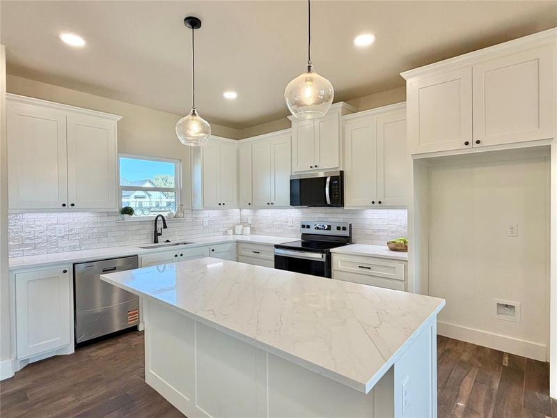 Furnished interior view inside a new home in , Weatherford (Image 6).