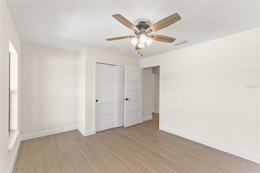 Spacious, unfurnished interior of a new home in , Rotonda West (Image 25).
