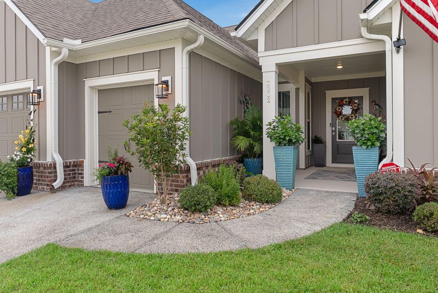 Exterior details and patio area of a home in Sea Island Preserve, Johns Island (Image 28).
