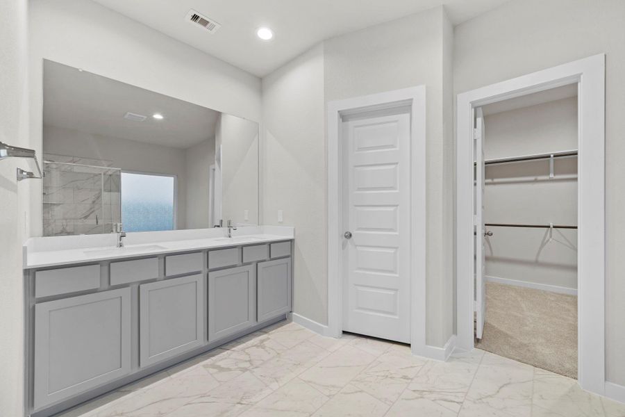 Furnished interior view inside a new home in Briarwood Crossing, Rosenberg (Image 14).