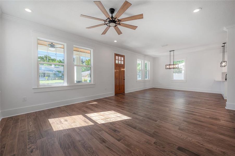 Spacious, unfurnished interior of a new home in , Tampa (Image 38).