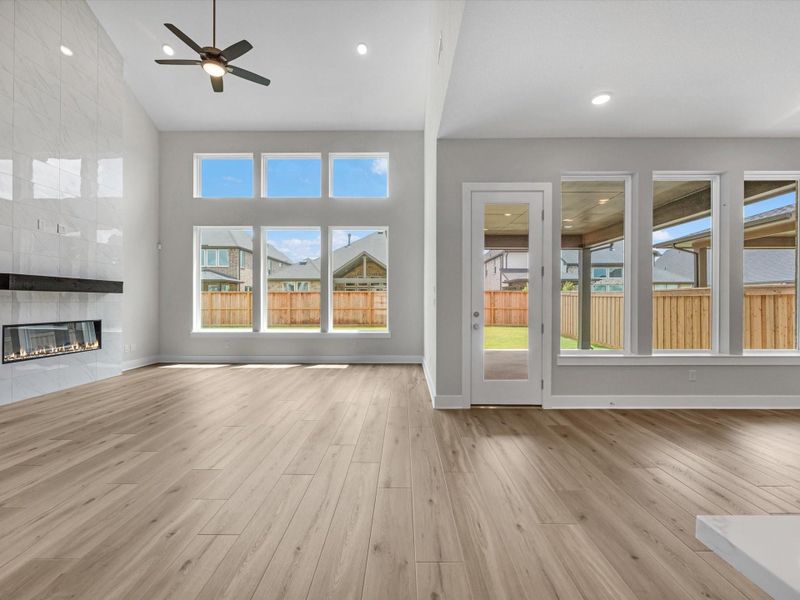 Spacious, unfurnished interior of a new home in Dunham Pointe, Cypress (Image 18).