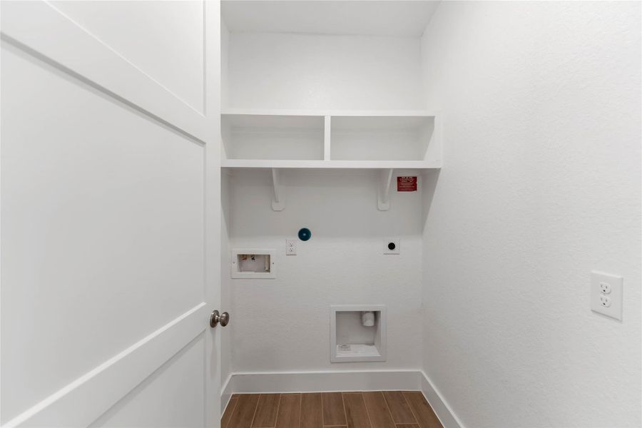 Spacious, unfurnished interior of a new home in Arabella on the Prairie, Richmond (Image 20).