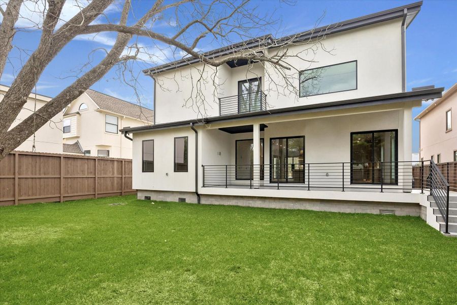 A big yard for pets or play or a large canvas to plan your pool or landscaping.