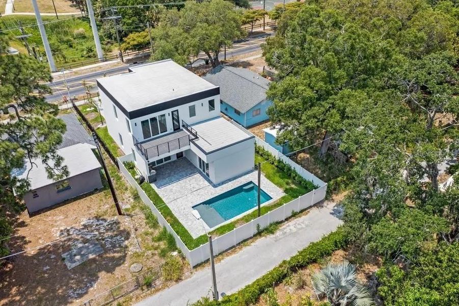 Image 85 of a home in .