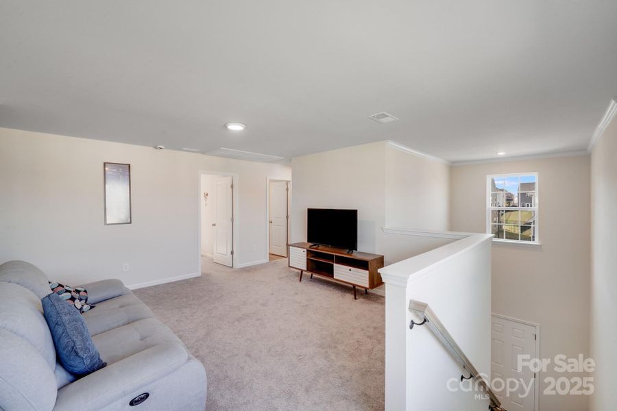 Image 41 of a home in Elizabeth: Walk. Image 41 of a home in Elizabeth: Walk.