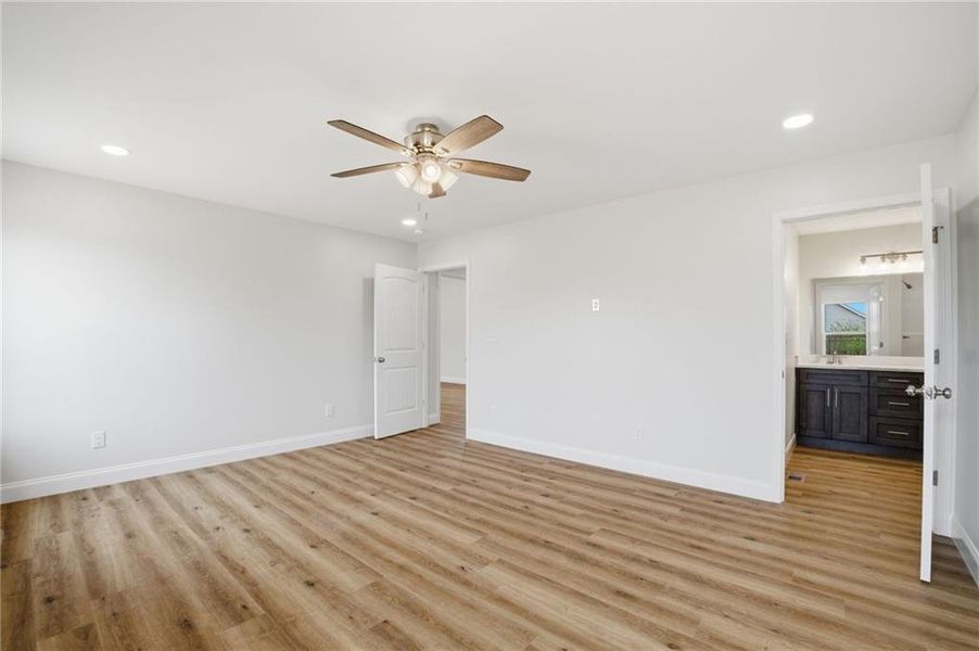 Spacious, unfurnished interior of a new home in , Eton (Image 21).