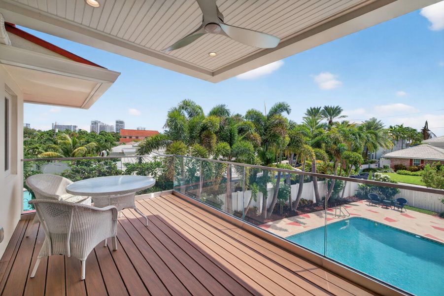 Furnished interior view inside a new home in , Fort Lauderdale (Image 11).