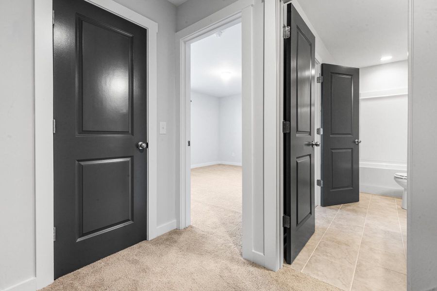 Spacious, unfurnished interior of a new home in , Summerville (Image 24).