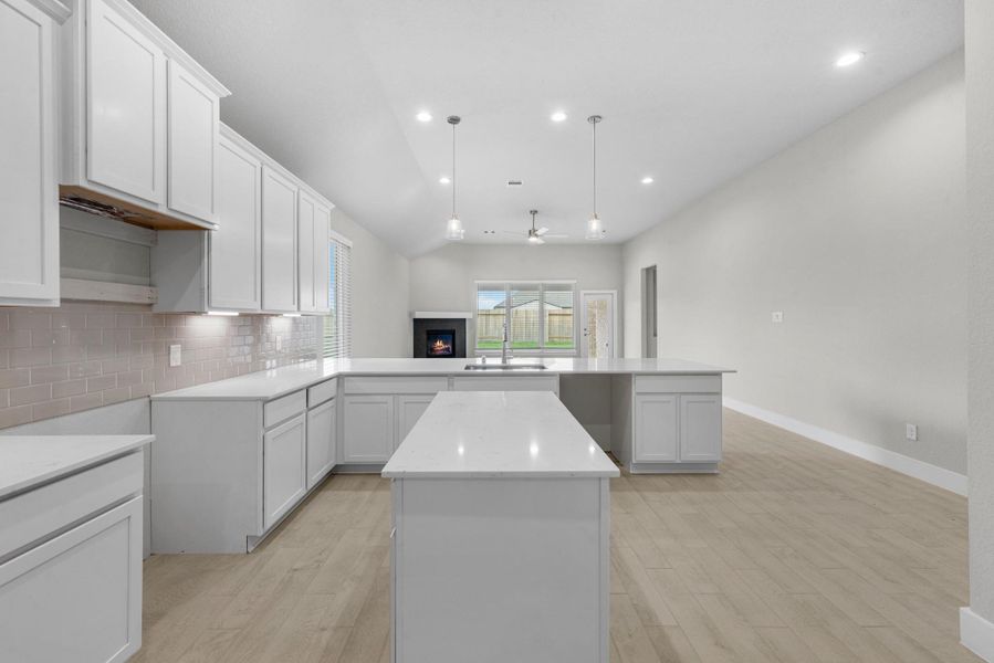 Furnished interior view inside a new home in Beacon Hill, Waller (Image 7).