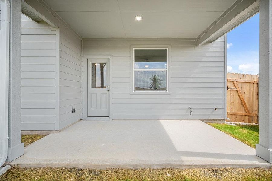 Photos of similar home. Actual home under construction.