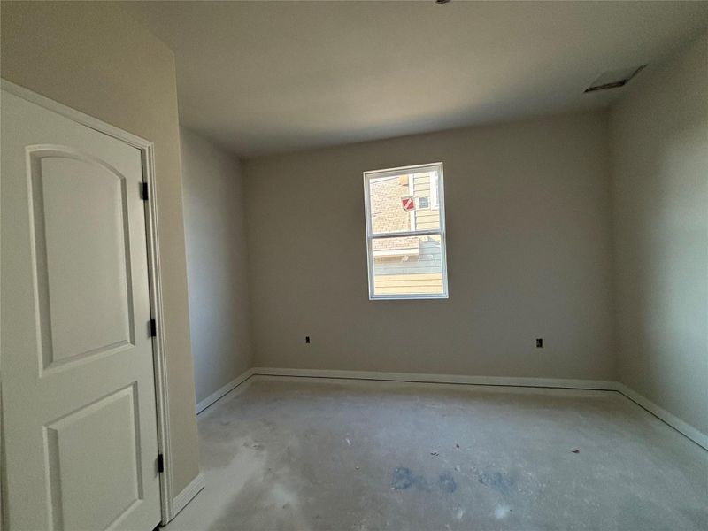 Spacious, unfurnished interior of a new home in Covered Bridge, Hutto (Image 10). Spacious, unfurnished interior of a new home in Covered Bridge, Hutto (Image 10).