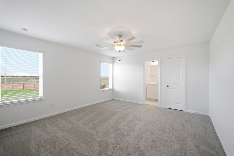 Spacious, unfurnished interior of a new home in Saddlebrook Estates, Waxahachie (Image 60). Spacious, unfurnished interior of a new home in Saddlebrook Estates, Waxahachie (Image 60).